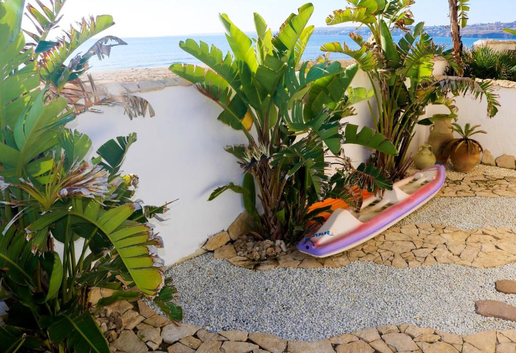 Agnone Bagni Apartment | The Golden Rainbow - SEAFRONT apartments