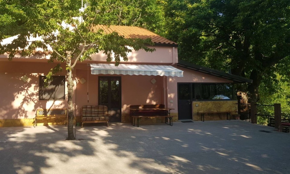 Castelbuono House | The little house in the woods for tourists