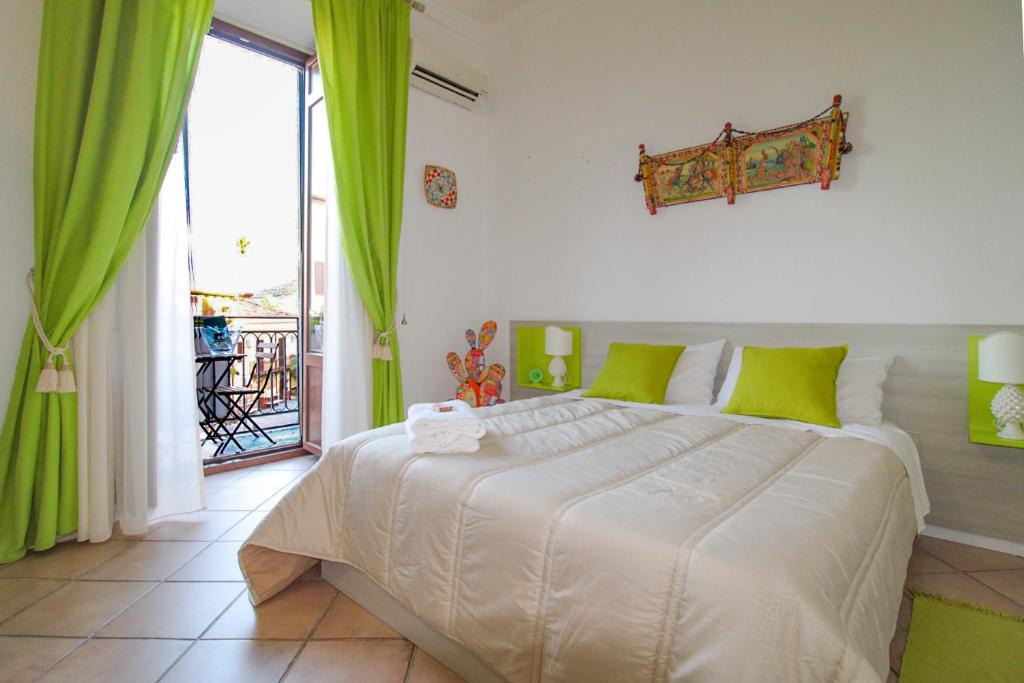 Santo Stefano di Camastra Bed & Breakfast | THE PALACE B&B and Apartments