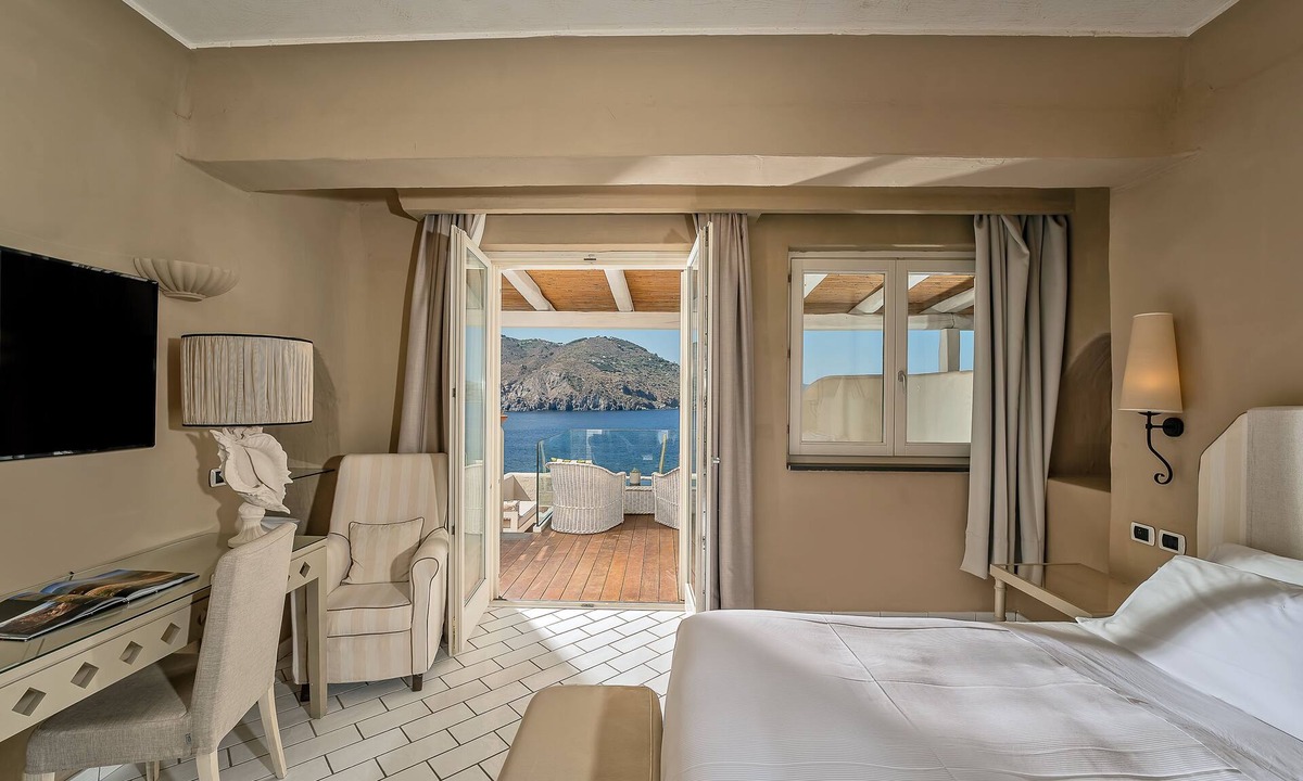 Vulcanello Hotel | Therasia Resort Sea & Spa - The Leading Hotels of the World
