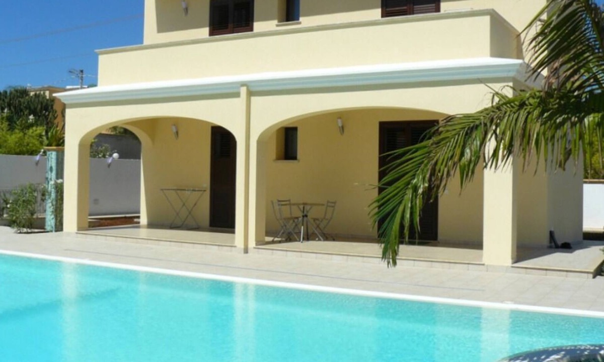 Mazara del Vallo Villa | Tortuga nr.1 - One Bedroom Villa, Sleeps 5