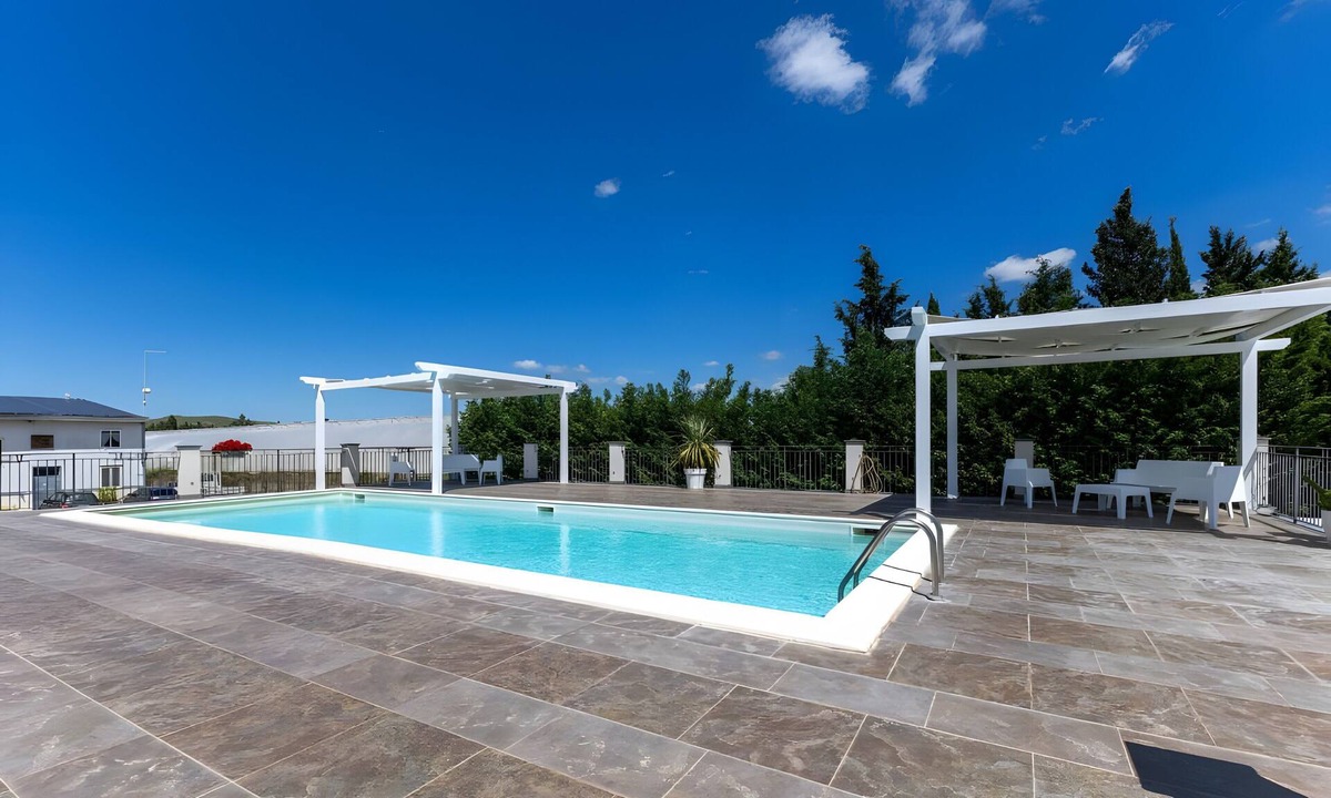 Mazzarino Apartment | Tramuntana Room with Shared Pool, Terrace, and Wi-Fi