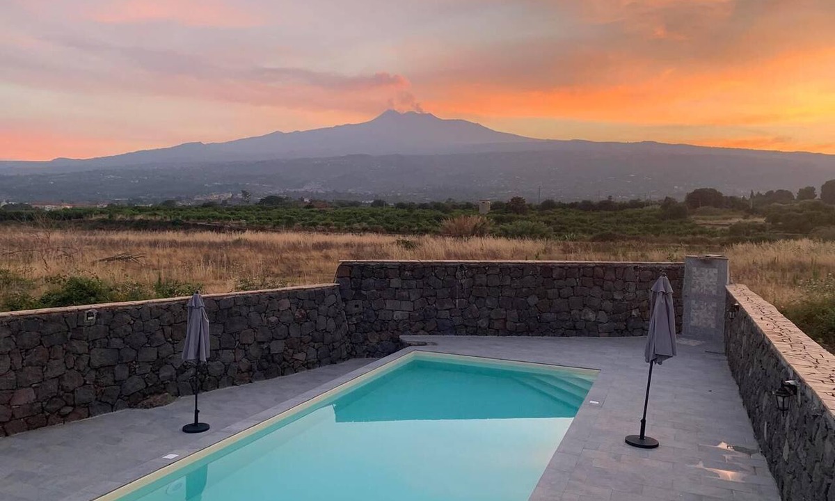 Fondachello House | Tranquil retreat close to beach Taormina. Double room in 1800's casale with pool