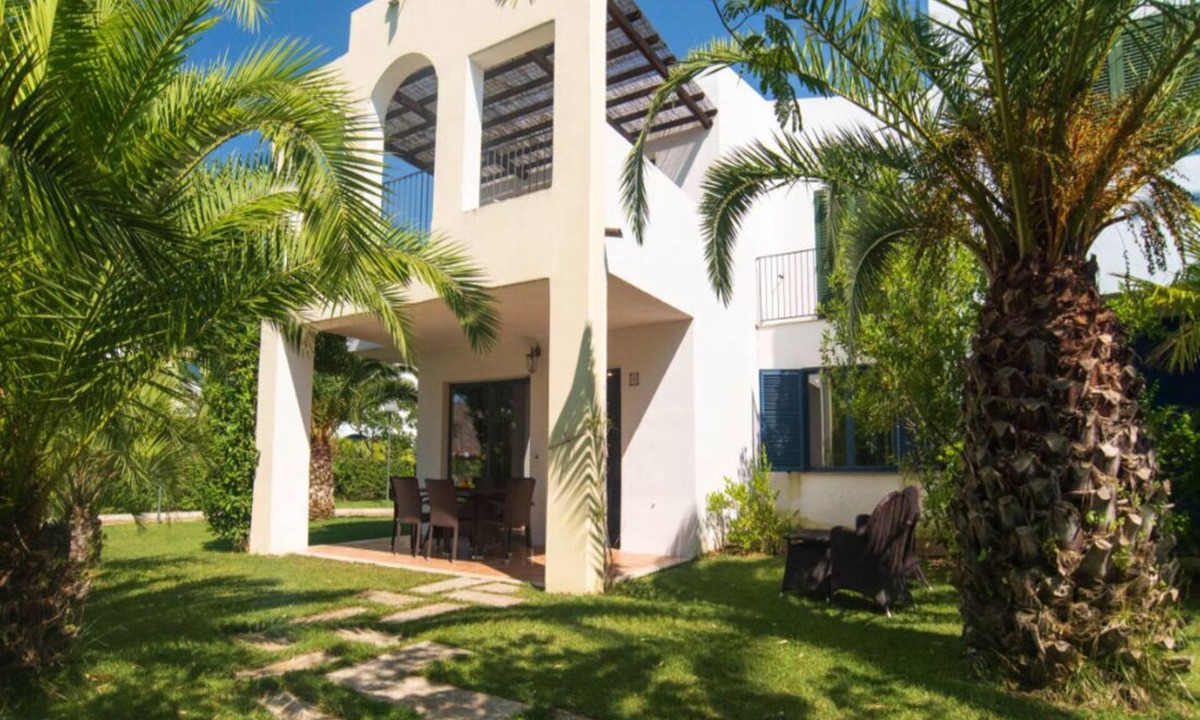 Castellaneta Apartment | Trilocale - Two Bedroom Apartment, Sleeps 6
