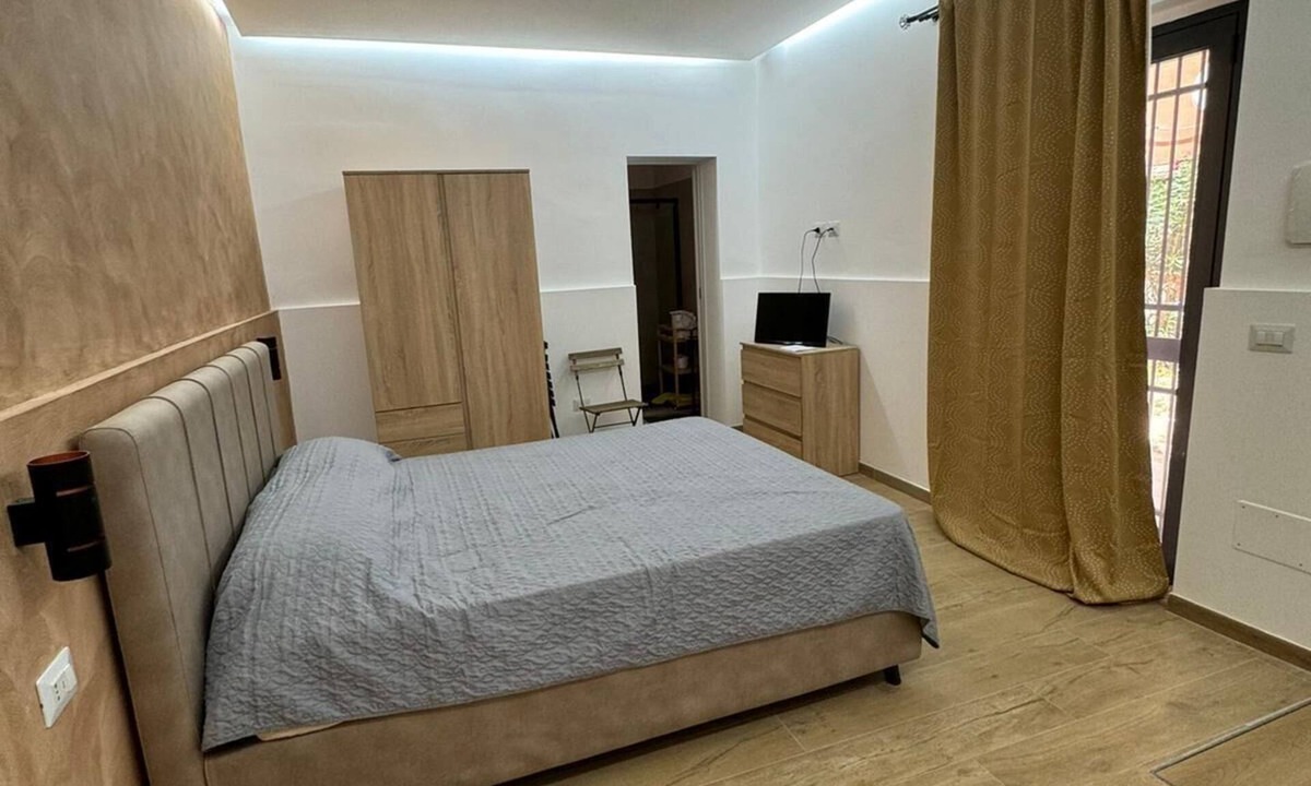 Catania City Centre Apartment | Two-room apartment with private bathroom