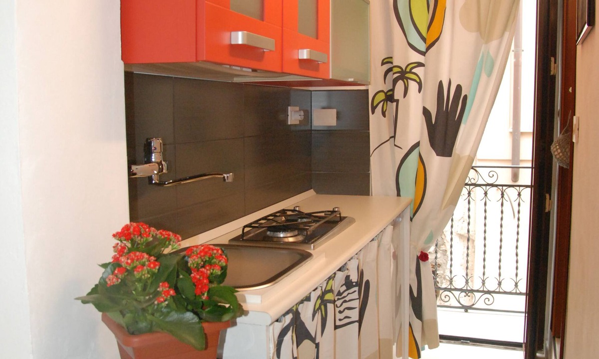 Albergheria Apartment | "U 'Puddicinu" studio apartment, with bathroom and kitchenette