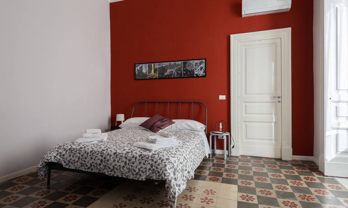 Catania City Centre Apartment | Umberto lodges DX, large apartment in the heart of Catania