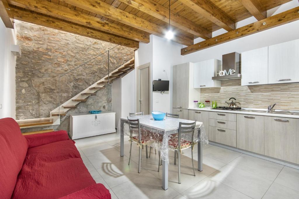 Caccamo House | Una casetta tranquilla