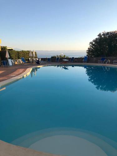Milazzo Apartment | Una Piscina sul Mare Apartment