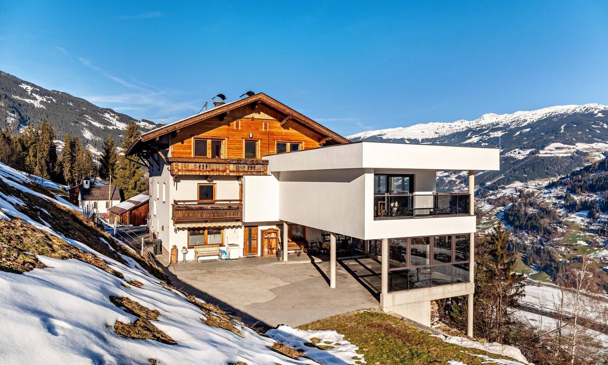Hippach Apartment | Vacation apartment 'App 24 persons Innerspielleiten ' with mountain view, private terrace