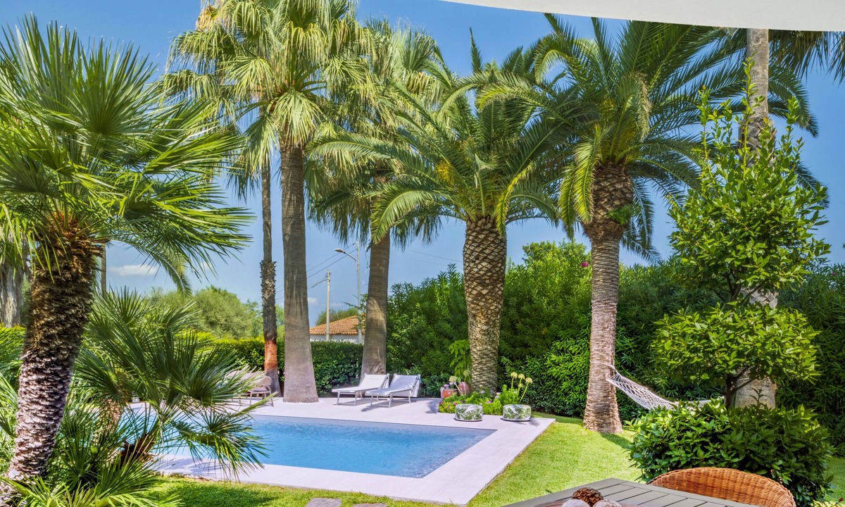 Gallina House | VACATION HOME 300 MT. BY THE SEA OF FINE GOLDEN SAND WITH PRIVATE POOL