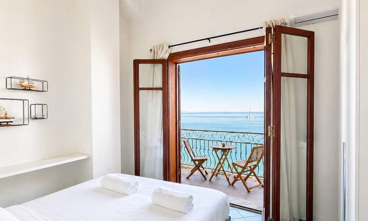 Scilla Apartment | Vacation home facing the sea in Scylla