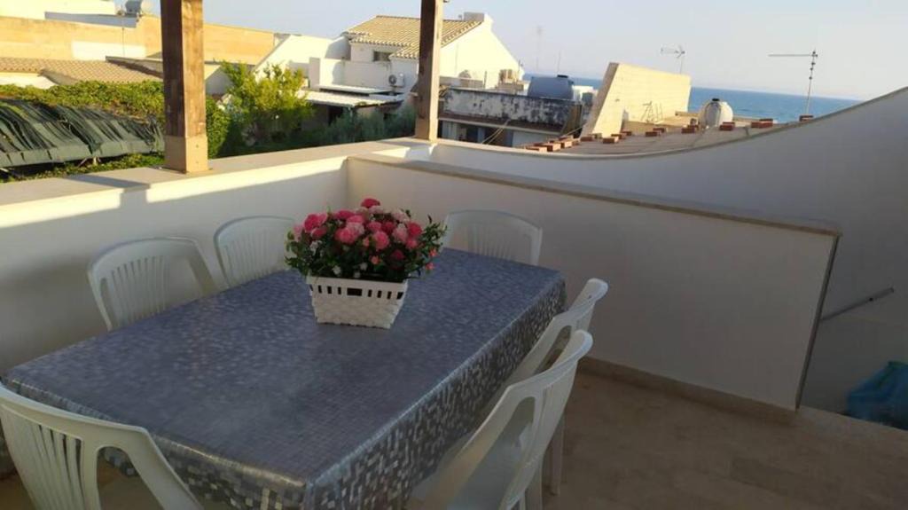 Donnalucata Apartment | Veranda Nasca
