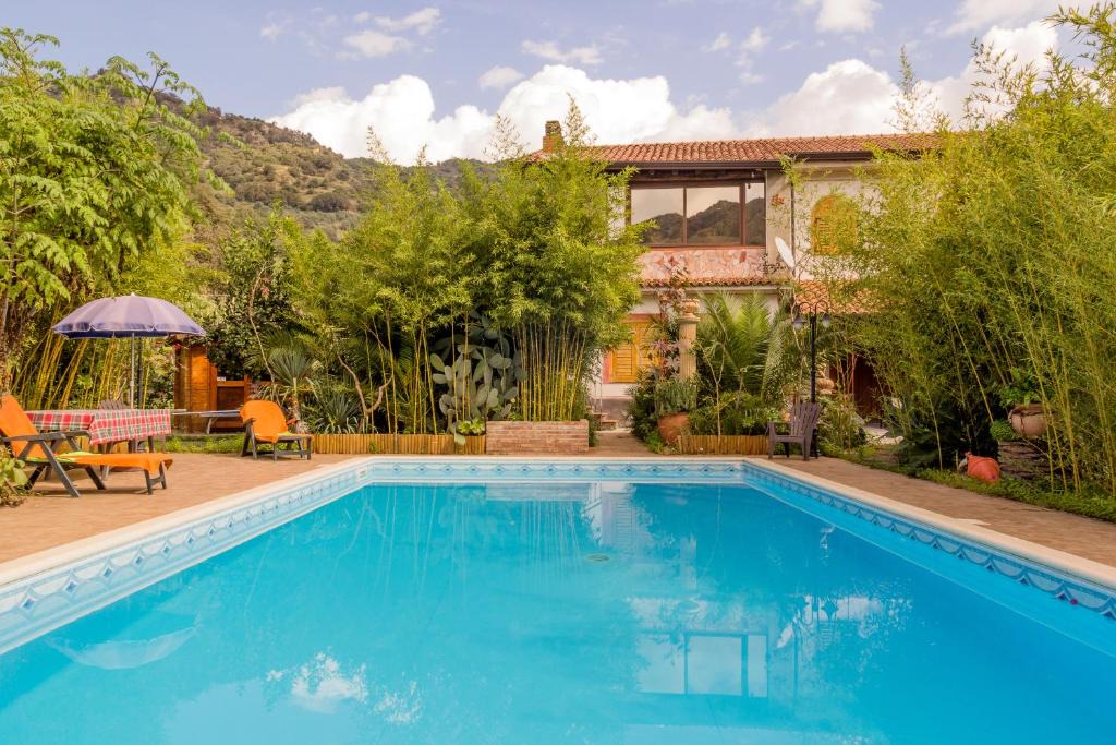 Motta Camastra House | Villa Adenu