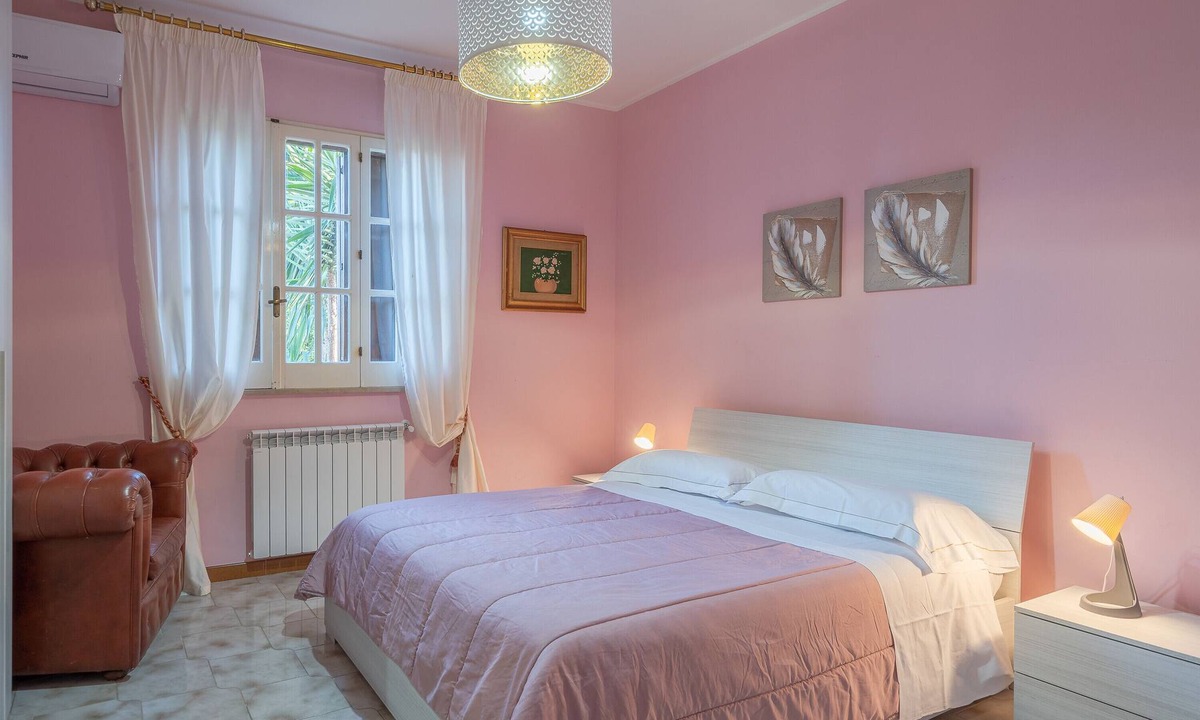 Brucoli Villa | "Villa Angela" with Terrace, Shared Garden & Wi-Fi