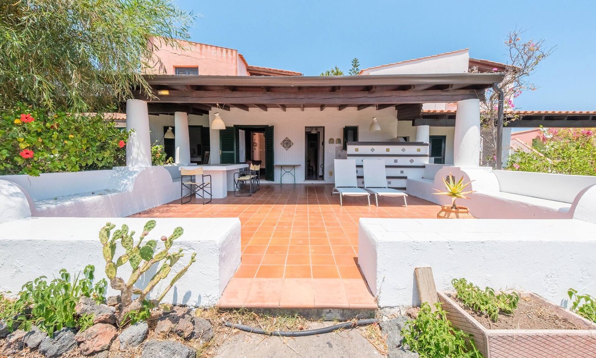 Vulcanello Villa | Villa 'Anna Maria' with Sea View, Private Terrace and Wi-Fi