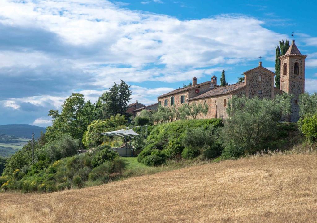 Monte Antico Villa | Villa Bel Giardino by Interhome