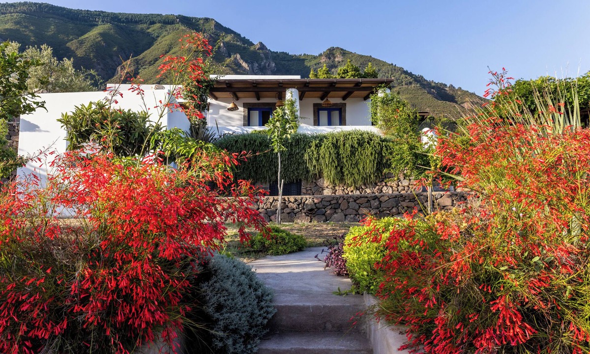 Malfa Villa | Villa Bianca - Aeolian villa with view and large garden close to the sea