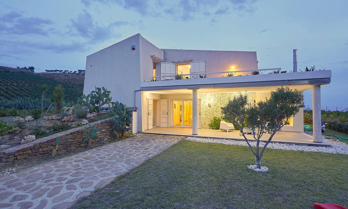 Alcamo Villa | Villa Bonifato Vacation Rental: Amazing View of the Countryside