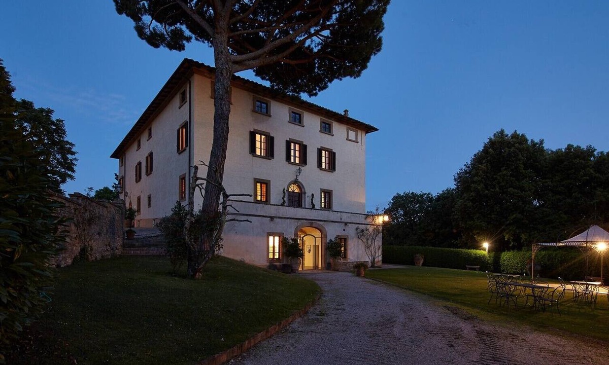 Fattoria del Castagno Villa | Villa Borgo Il Castagno – Historic Villa with Private Pool in the Tuscan Hills