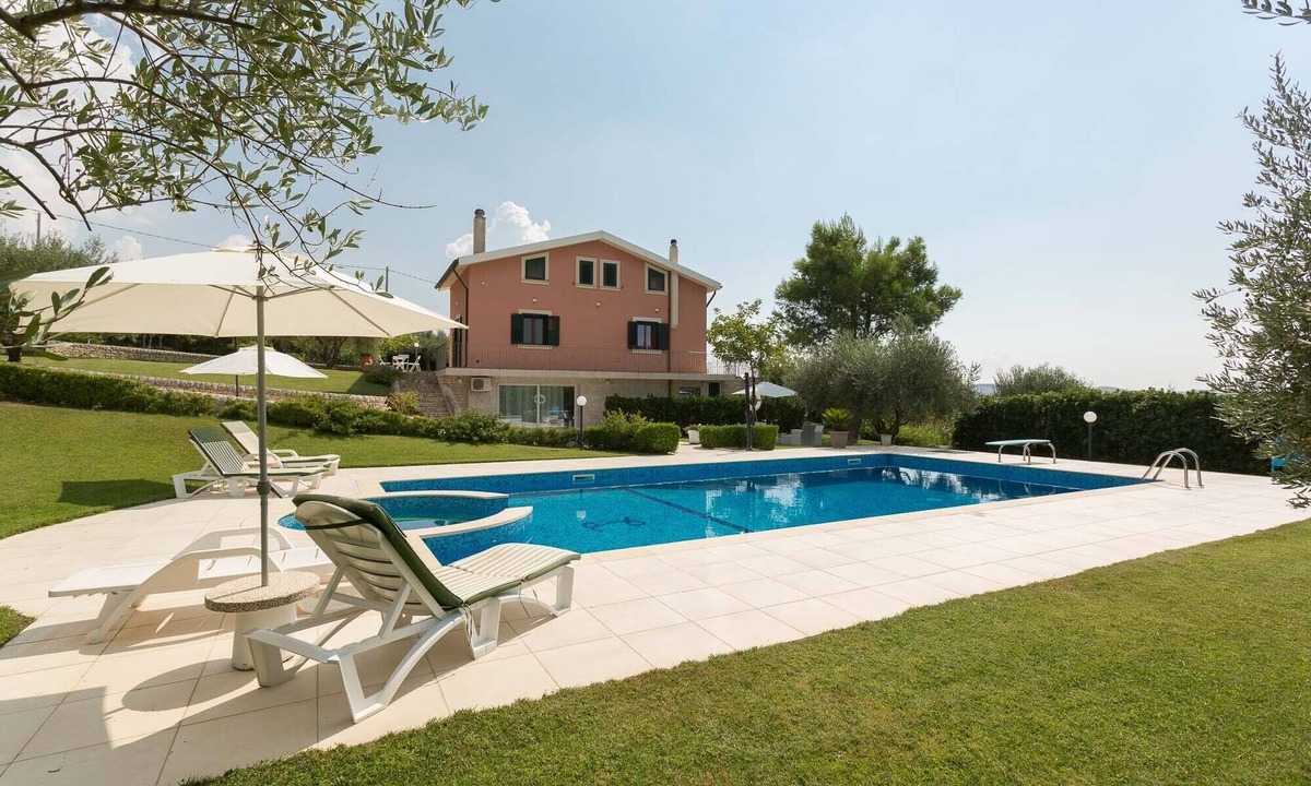 Giarratana Villa | VILLA CALAFORNO SICILY - RAGUSA splendid place to relax. Private swimming pool