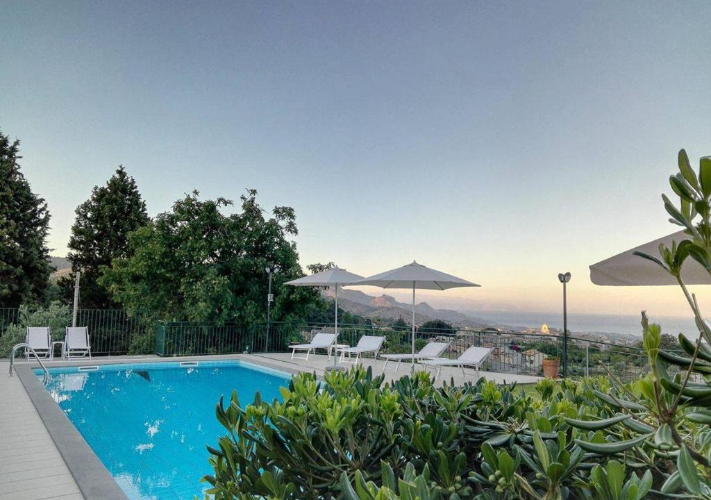 Piedimonte Etneo Villa | Villa Capogrecale - piscina riscaldata