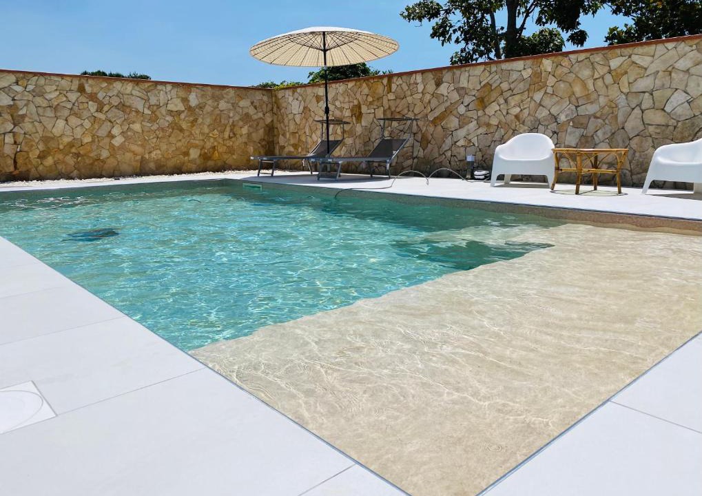 Carrozziere Villa | Villa Carmen con piscina