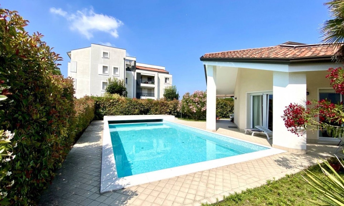Lido di Jesolo House | Villa Con piscina - Carraro Immobiliare Jesolo