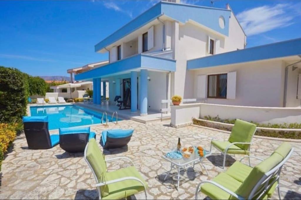 Balestrate Villa | Villa Costantino