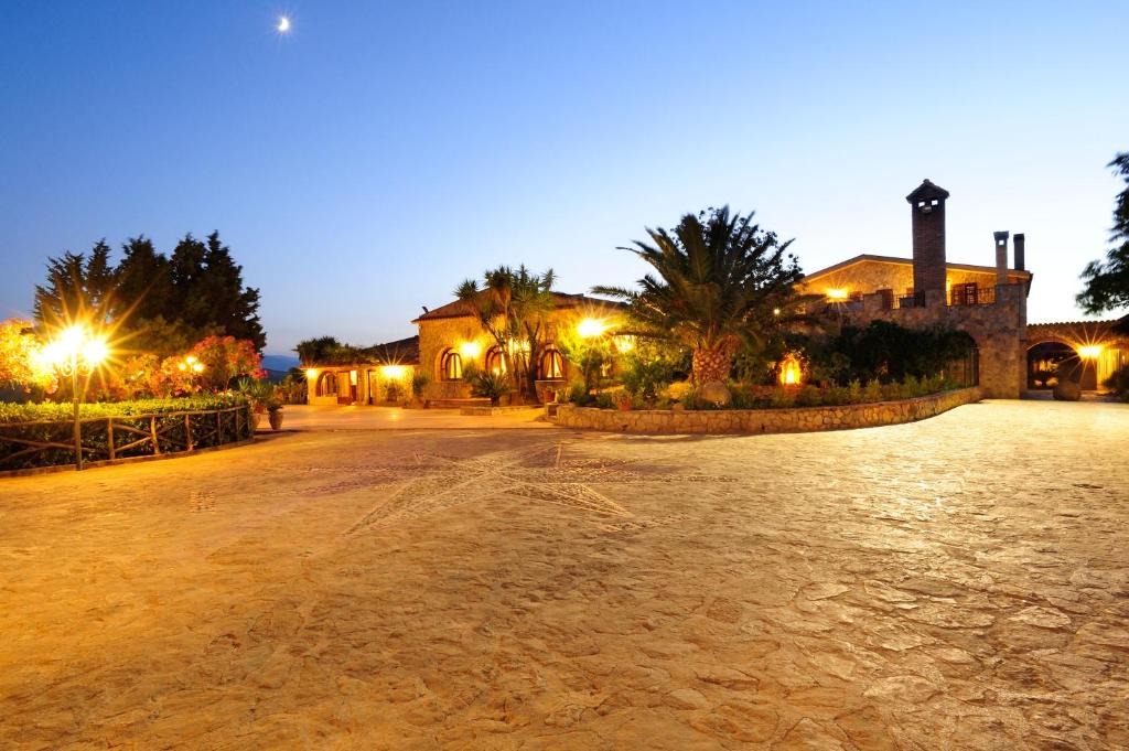 Alia House | Villa Dafne