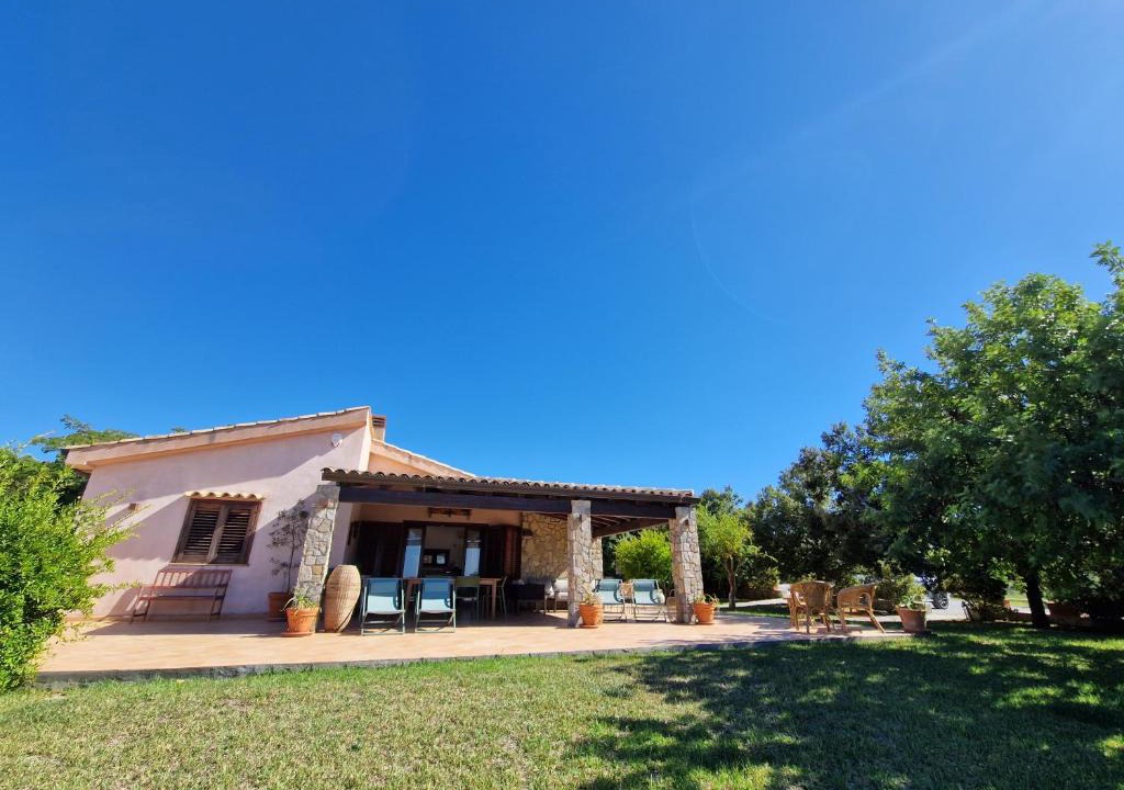 Collesano Villa | Villa del Carrubo a due passi dal mare di Cefalù