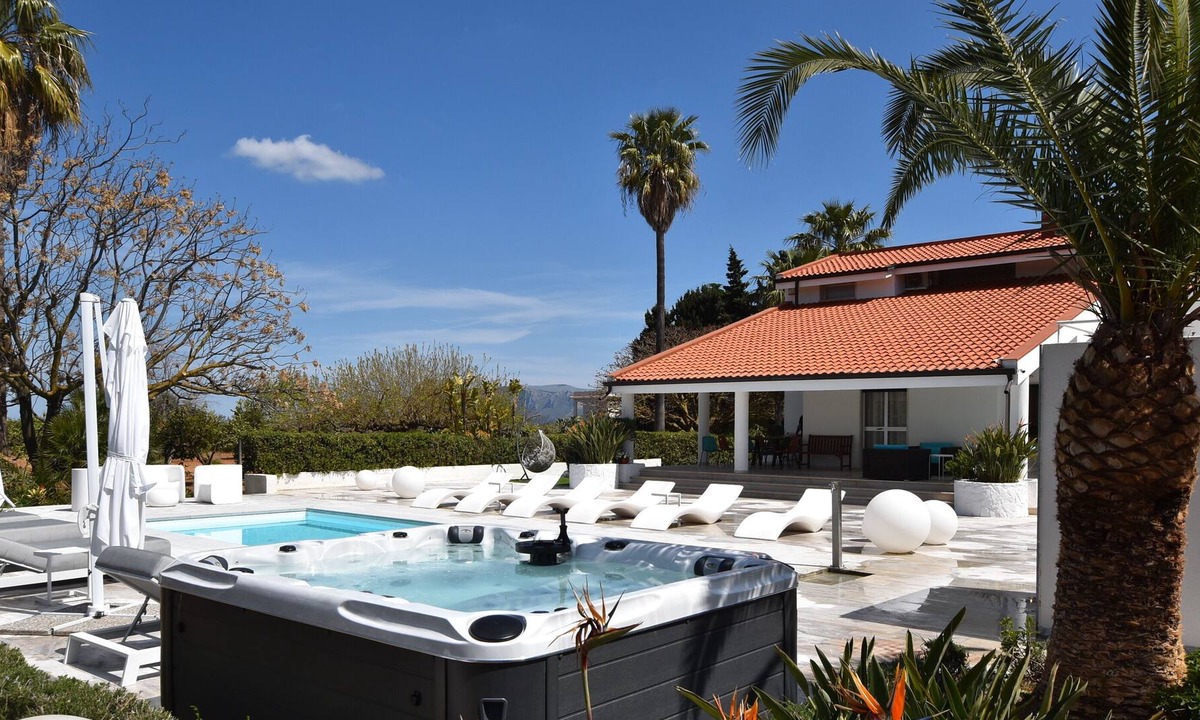 Partinico Villa | Villa delle Sterlizie, Partinico