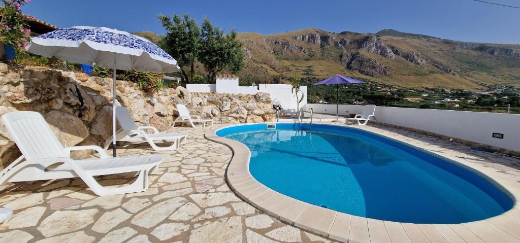 Castellammare del Golfo Villa | Villa Desdemona con piscina e Villa Shahla senza piscina, vista giardino