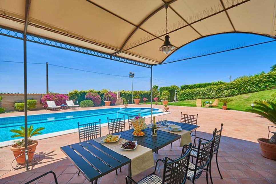 Lentini Villa | Villa Dinira