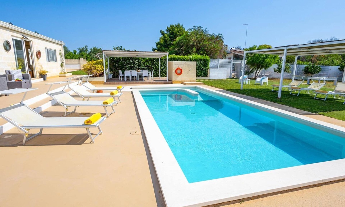San Vito dei Normanni Villa | Villa Donna by Villa Plus