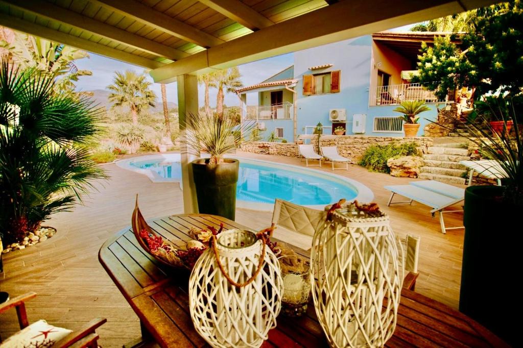 Trappeto Villa | Villa Dora con piscina