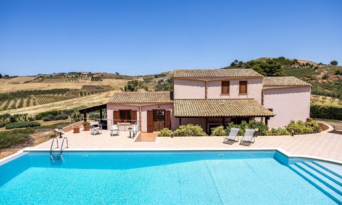 Mockarta Villa | Villa Erice | 4 Bedrooms | Private Pool & Furnished Veranda with Dining Area | Surrounded by Nature | Erice | Trapani | Italy