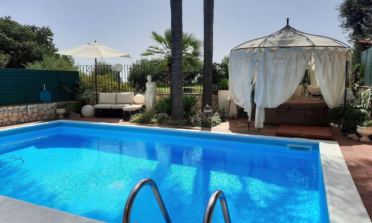 Riposto Villa | Villa Euthalia, between Mount Etna and Taormina