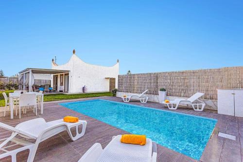 Santa Maria del Focallo Villa | Villa Gialla by Villa Plus