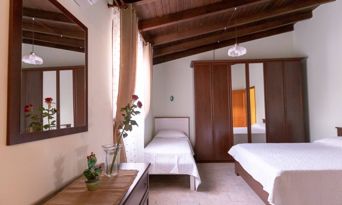Castelvetrano Villa | Villa I Gelsomini - Four Bedroom Villa, Sleeps 12