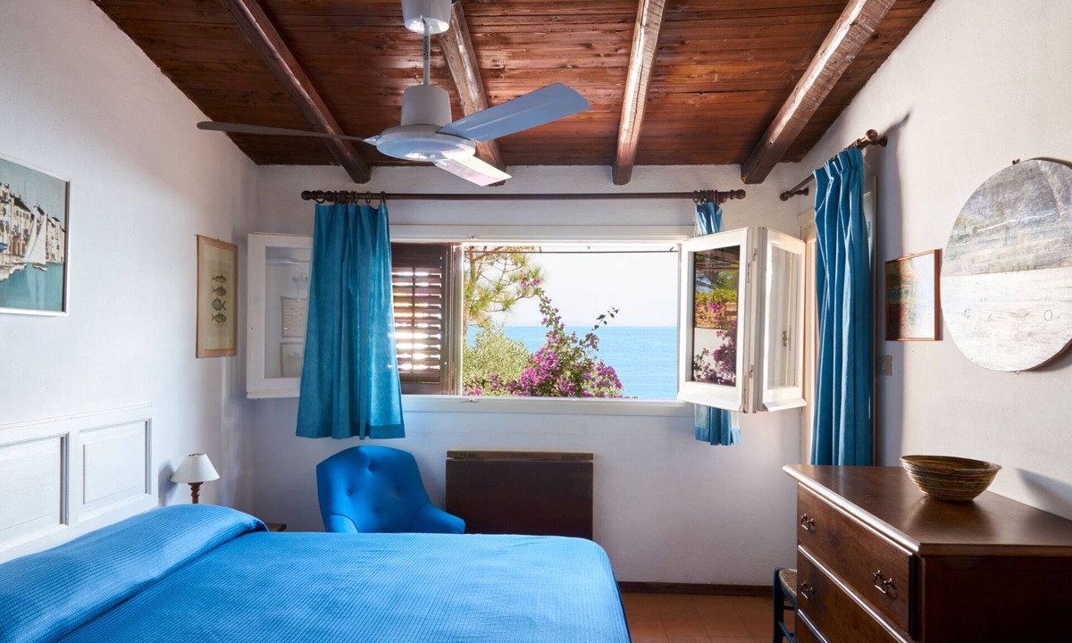 Zarbo di Mare Villa | Villa in quiet green area at 20 meters from the sea, 3 rooms, 2 baths, garden