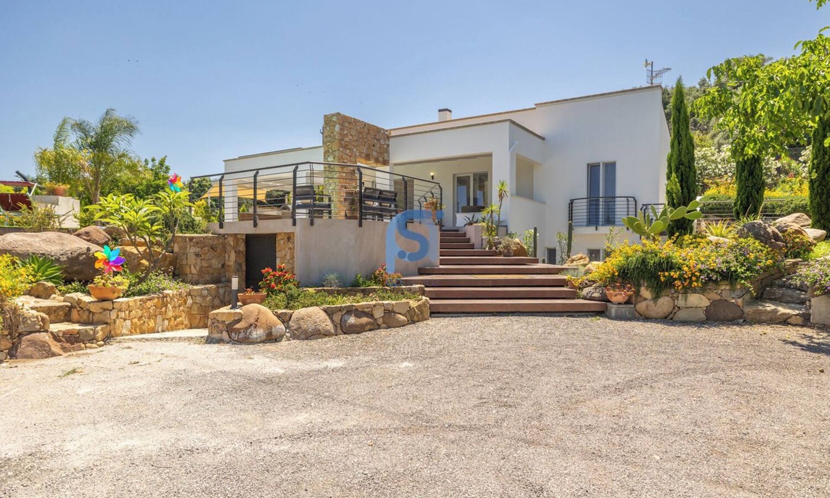 Lascari Villa | Villa Irene super deluxe, for a relaxing vacation