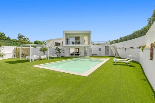 Marina di Ragusa Villa | Villa Lobelia by Villa Plus