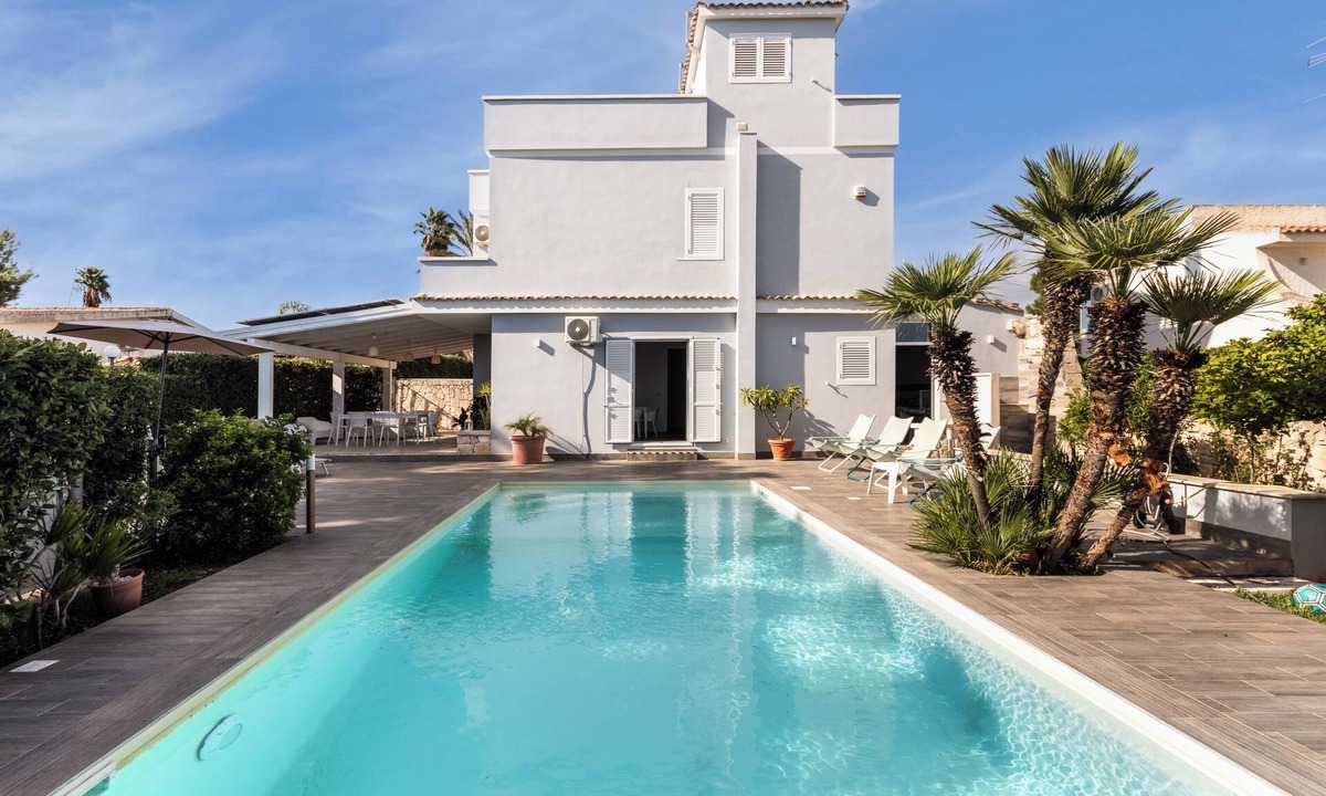 Fontane Bianche Villa | Villa Lucilla - Three Bedroom Villa, Sleeps 6