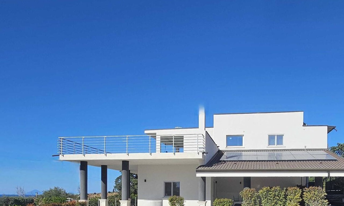 Torrenova House | Villa Magical Sunsets: Independent accommodations with private entrances and terraces.