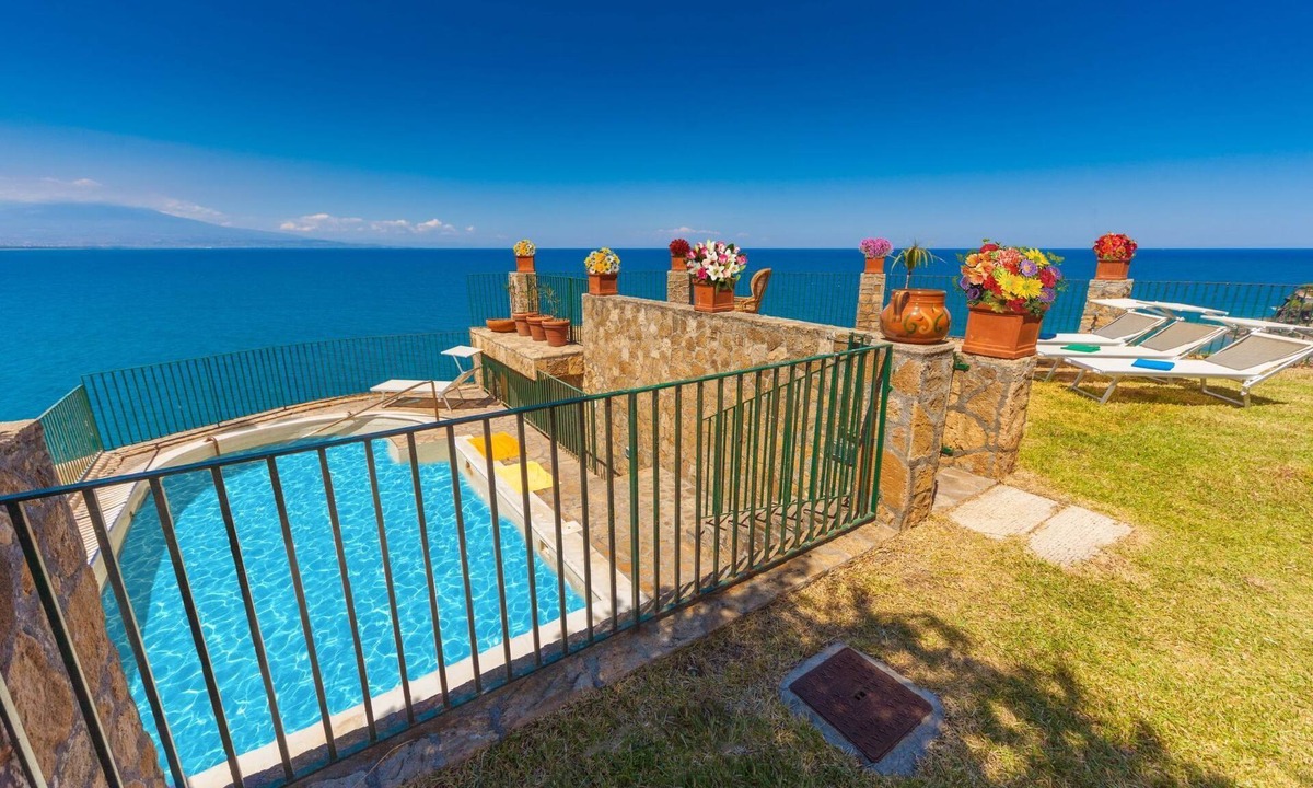 Costa Saracena-Castelluccio House | Villa Mamma Gina by Interhome