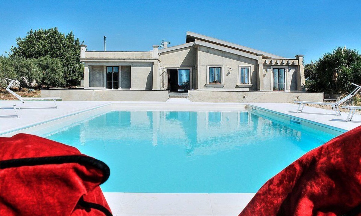 Rosolini Villa | Villa Manon: A cozy and welcoming two-story villa in a quiet position, surrounded by the Sicilian countryside, with Free WI-FI.