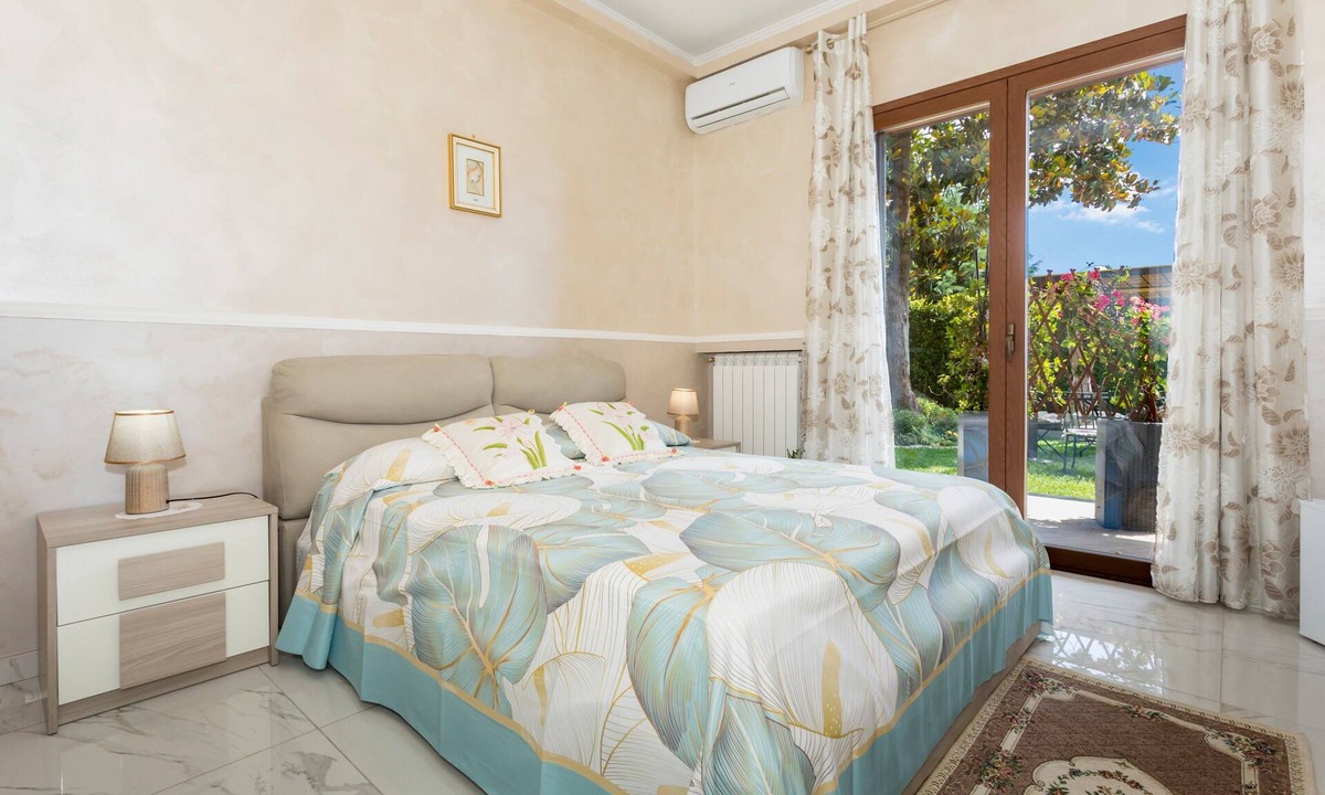 Trecastagni Apartment | Villa Marchese - Deluxe Room