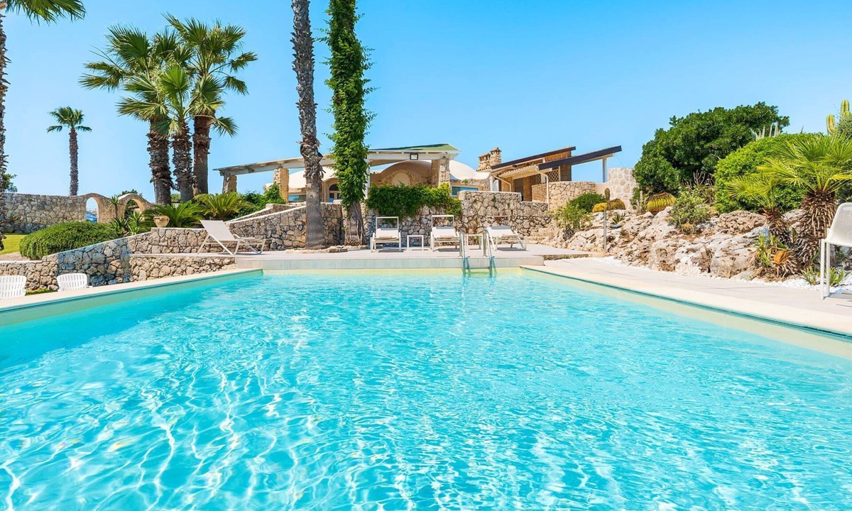 Syracuse Villa | Villa Matilda - Four Bedroom Villa, Sleeps 8