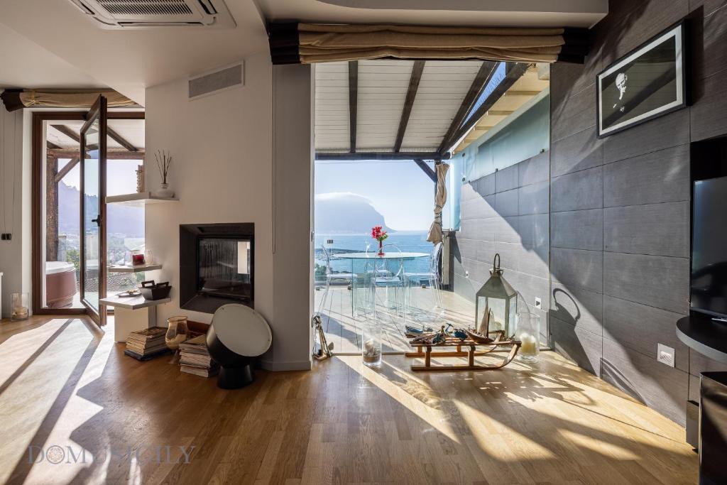 Addaura Apartment | Villa Maurino by DomuSicily